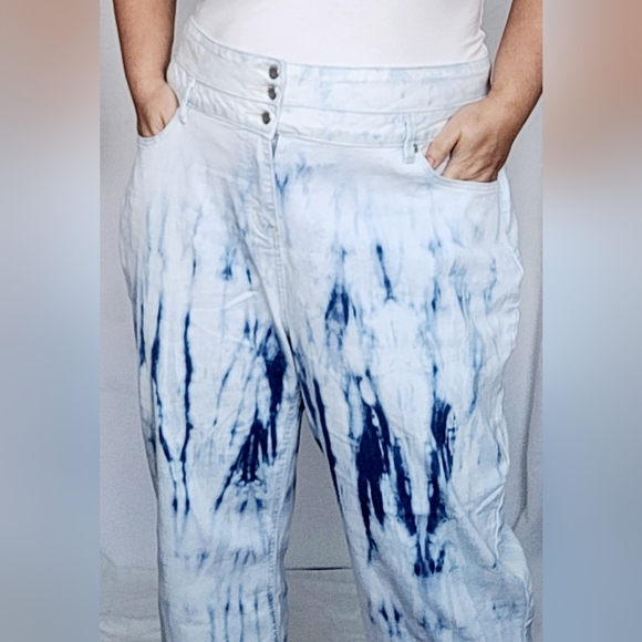 Suzanne Betro Women's Super High Rise Capri Jeans Tie Dye Light Blue Wash 22W - Picture 10 of 16